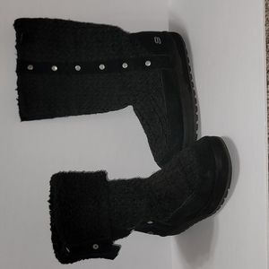 Sketchers Leather and Faux Fur Boots Women's Size 9 Black with Silver Snaps